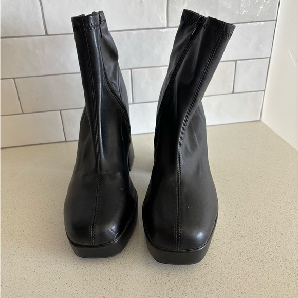 Womens Diba Platform Chunky High Heel Ankle Boots Black Square Toe Size 8 EUC - Picture 3 of 7